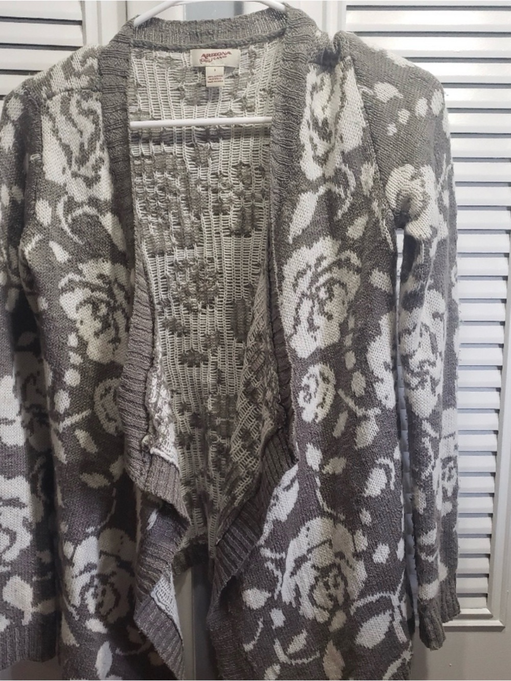 Arizona Jean Company Gray and White Floral Open-Front Cardigan